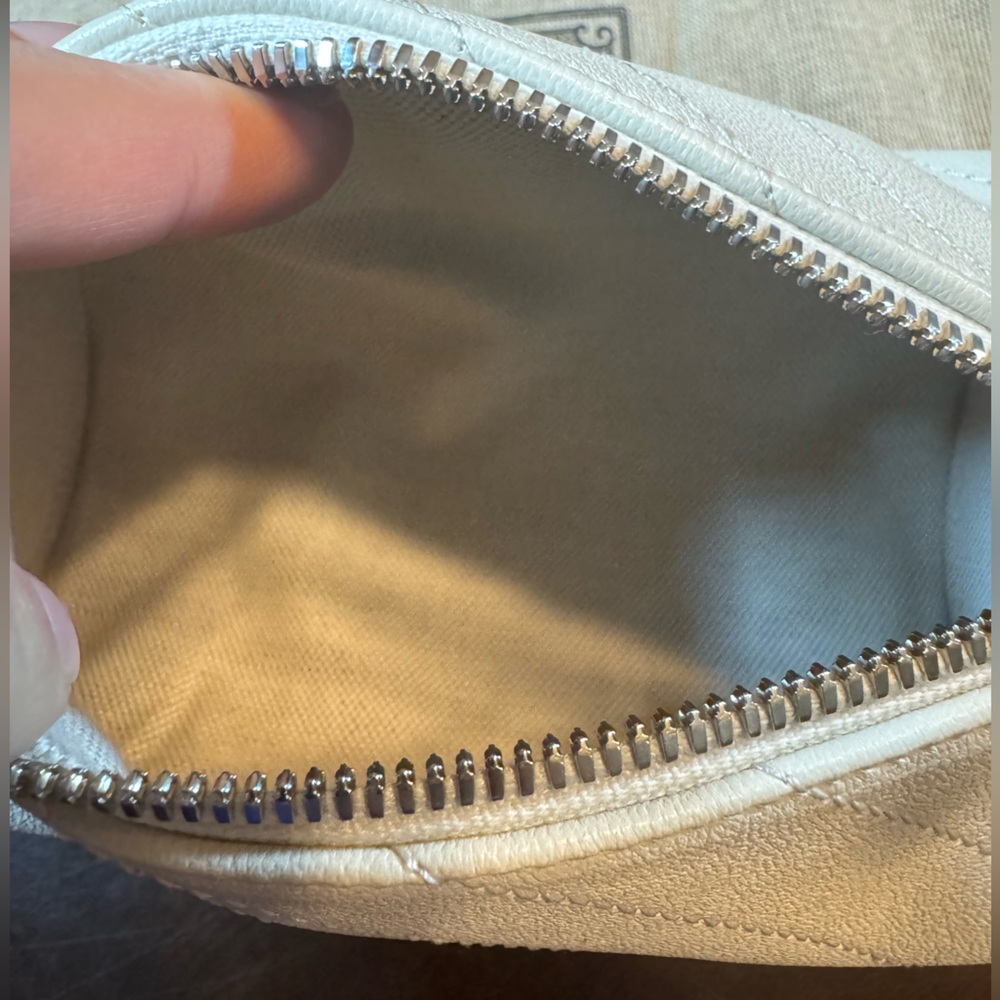 New Authentic Gucci Blondie GG Logo Ivory Shoulder Bag - Picture 13 of 14